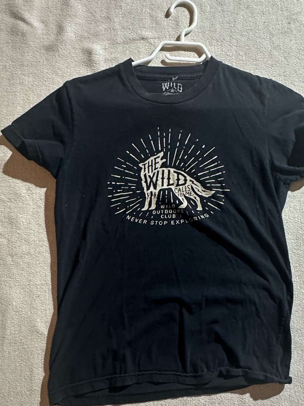 “The Wild”Black Graphic Wolf 🐺 Outdoor Club Tshirt